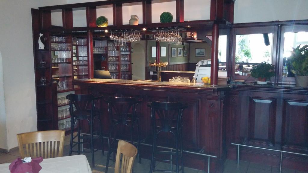 Hotel Rozvoj クラトビ エクステリア 写真