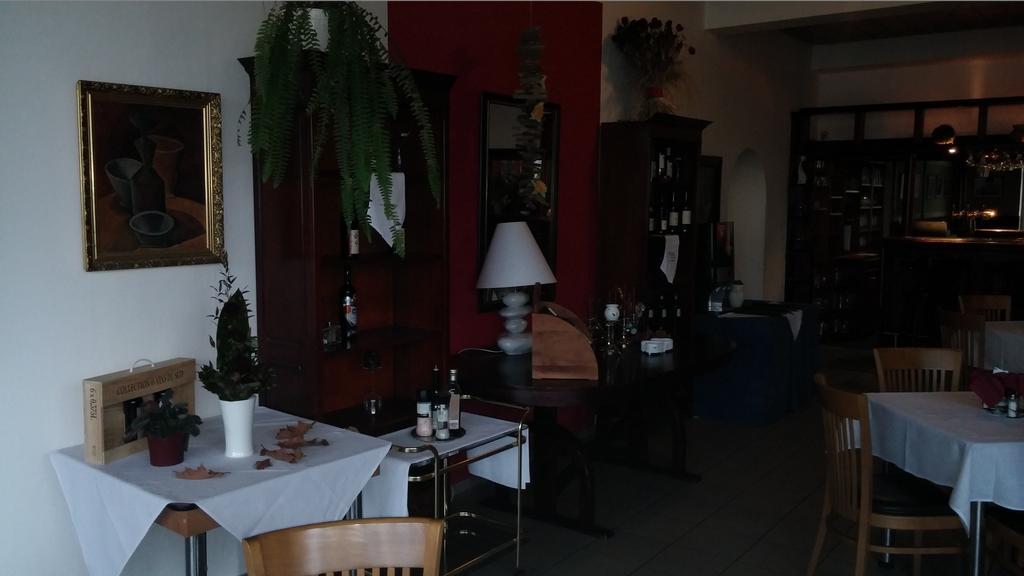 Hotel Rozvoj クラトビ エクステリア 写真