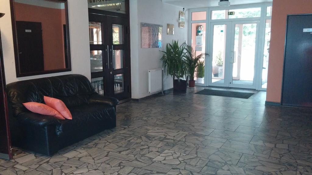 Hotel Rozvoj クラトビ エクステリア 写真