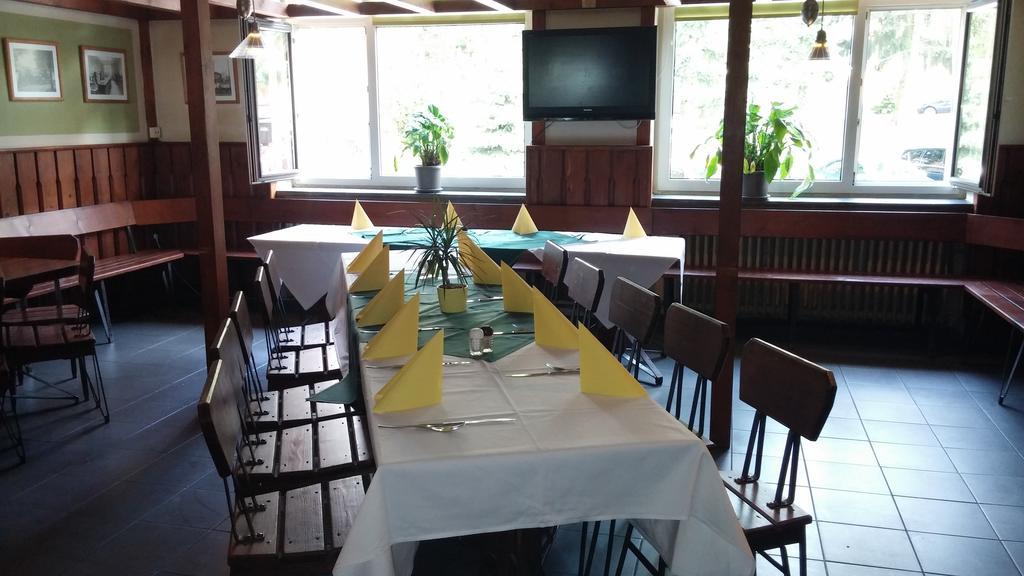 Hotel Rozvoj クラトビ エクステリア 写真