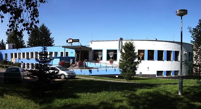 Hotel Rozvoj クラトビ エクステリア 写真